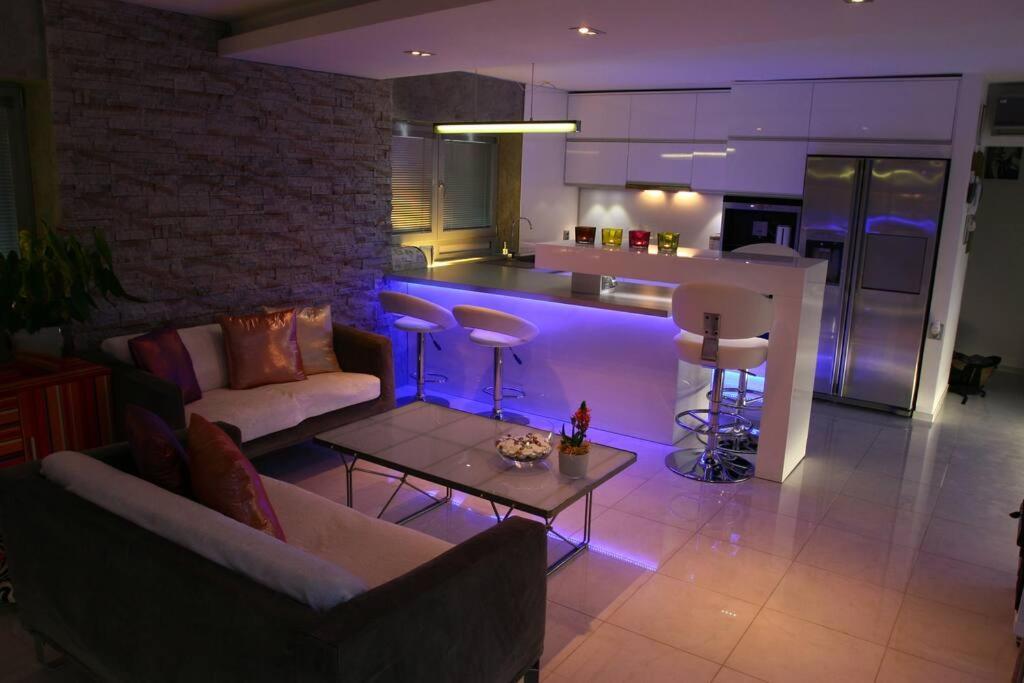 Nice Life - Luxury Apartment In The Old Town. Μπρατισλάβα Εξωτερικό φωτογραφία