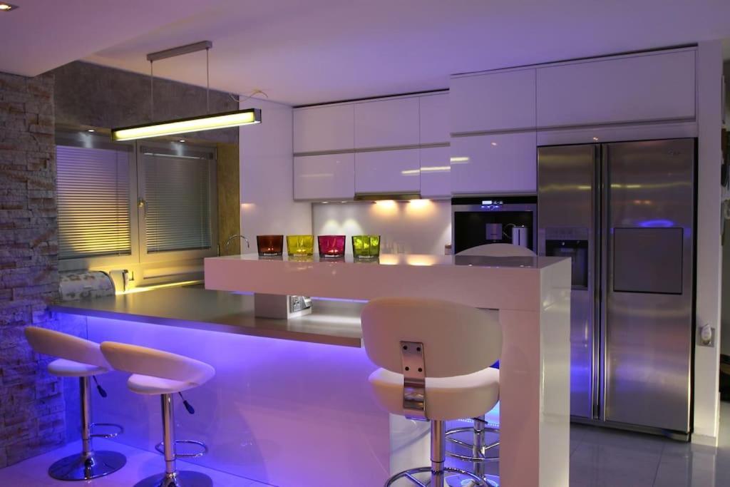 Nice Life - Luxury Apartment In The Old Town. Μπρατισλάβα Εξωτερικό φωτογραφία