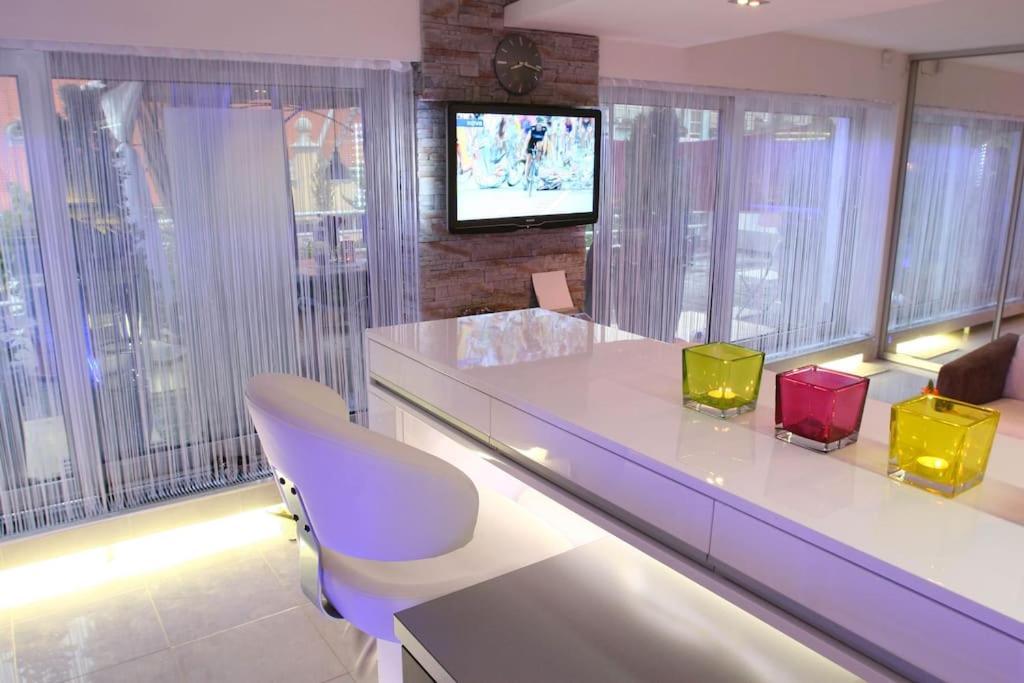 Nice Life - Luxury Apartment In The Old Town. Μπρατισλάβα Εξωτερικό φωτογραφία