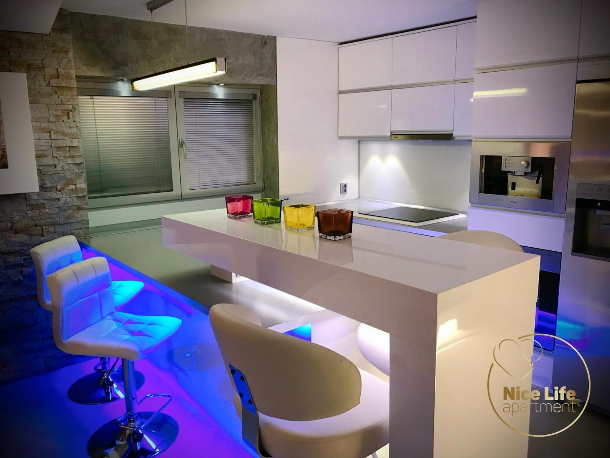 Nice Life - Luxury Apartment In The Old Town. Μπρατισλάβα Εξωτερικό φωτογραφία