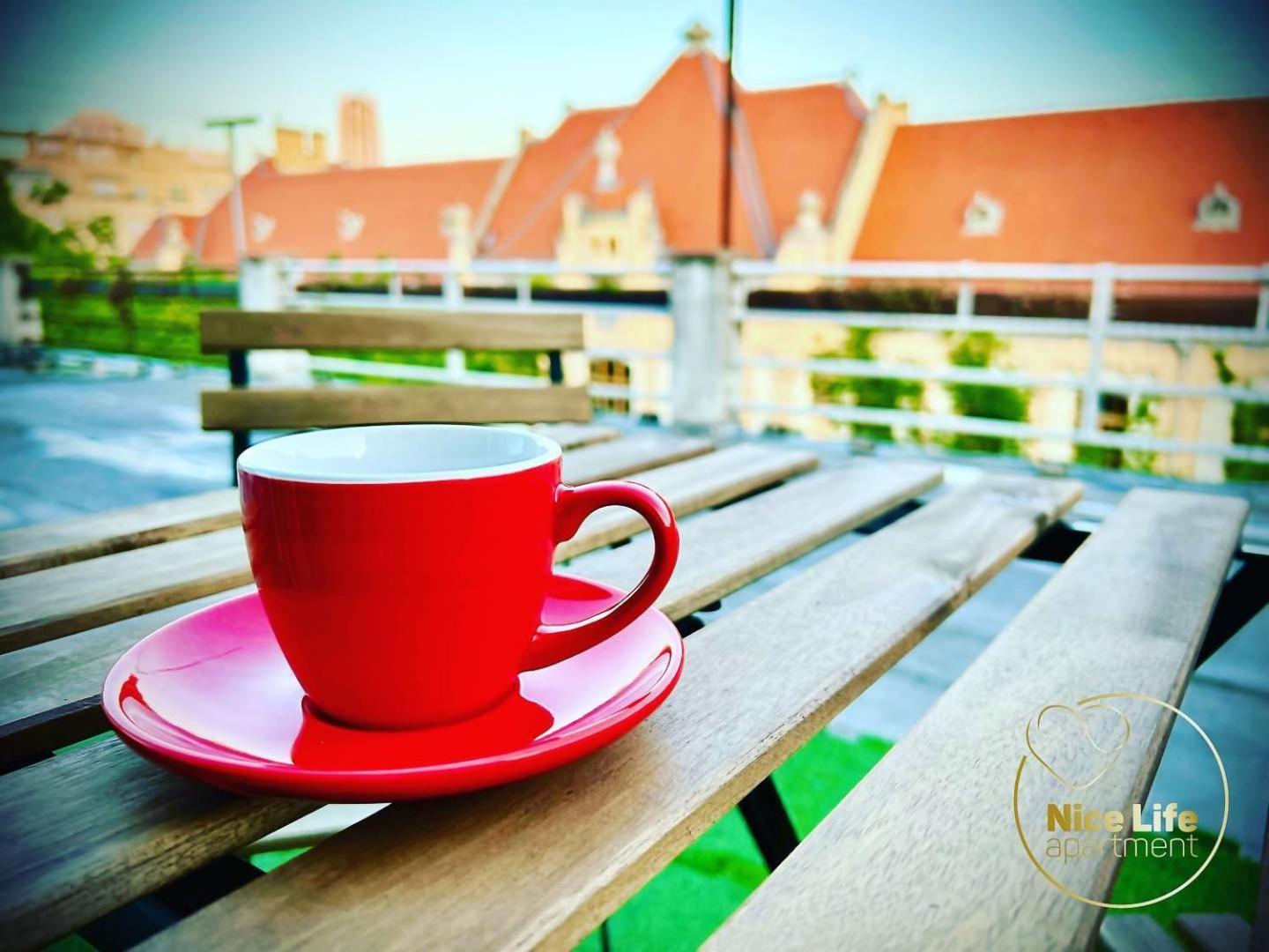 Nice Life - Luxury Apartment In The Old Town. Μπρατισλάβα Εξωτερικό φωτογραφία