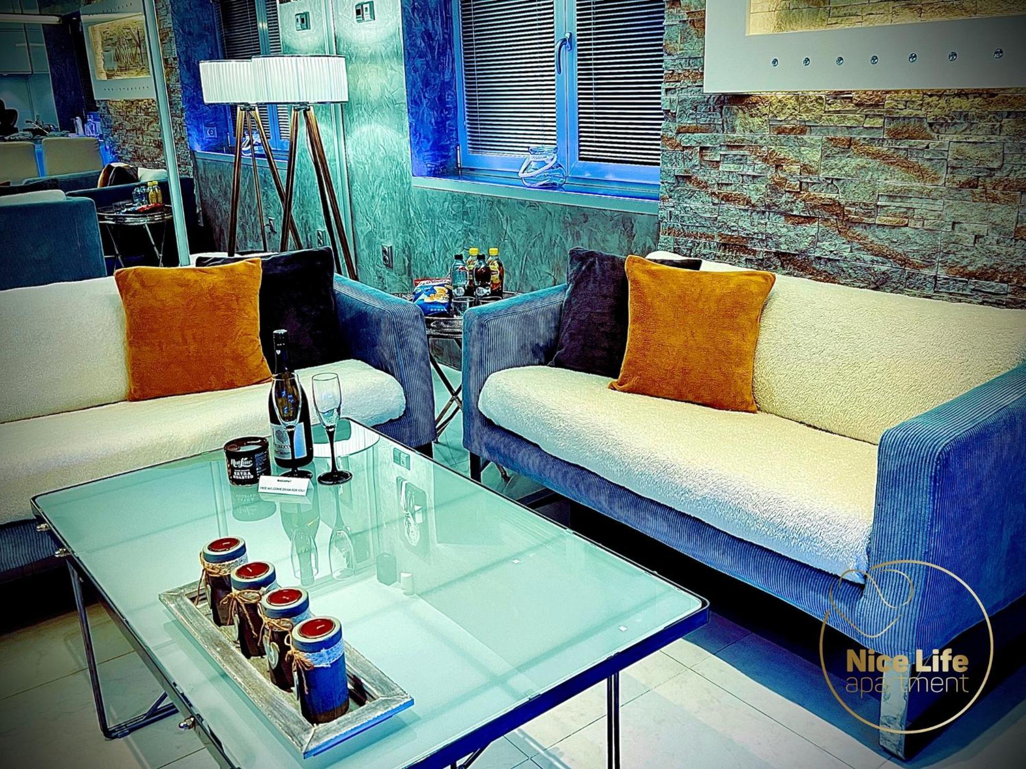 Nice Life - Luxury Apartment In The Old Town. Μπρατισλάβα Εξωτερικό φωτογραφία